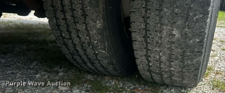 image for item EK8445 2008 Ford E450 Super Duty shuttle bus