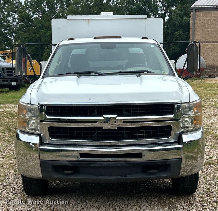 image for item EK8448 2009 Chevrolet Silverado 3500HD  Crew Cab utility bed pickup truck