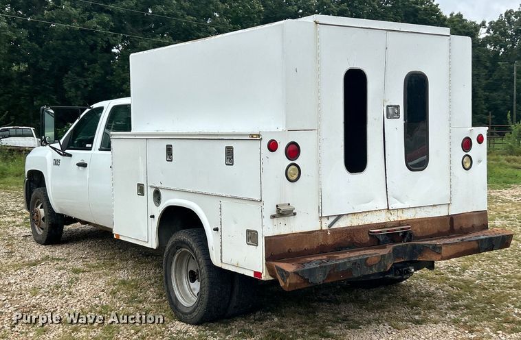 image for item EK8448 2009 Chevrolet Silverado 3500HD  Crew Cab utility bed pickup truck