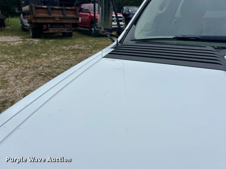 image for item EK8448 2009 Chevrolet Silverado 3500HD  Crew Cab utility bed pickup truck