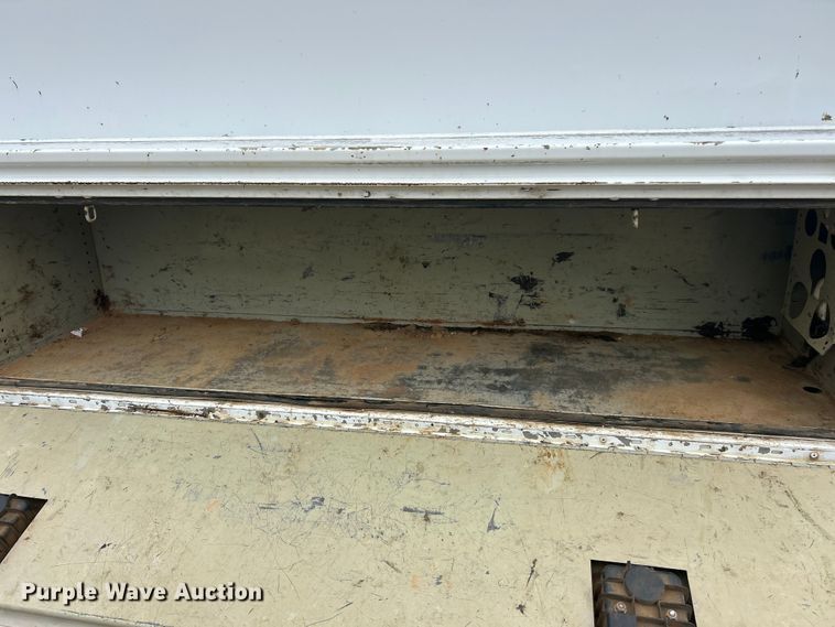 image for item EK8448 2009 Chevrolet Silverado 3500HD  Crew Cab utility bed pickup truck