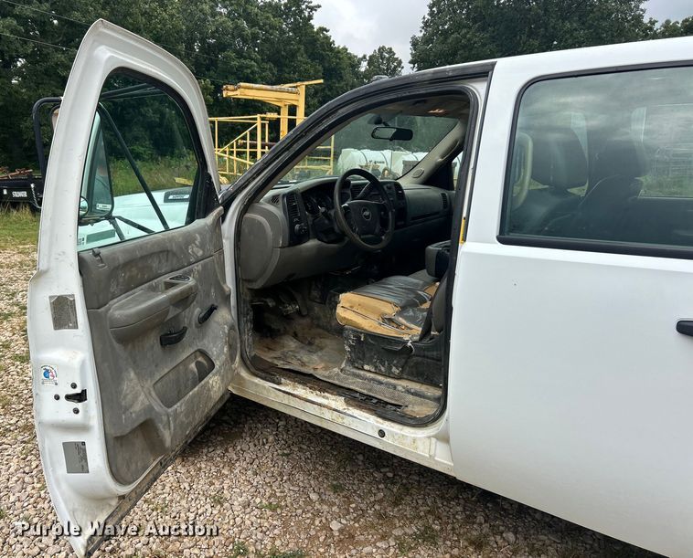 image for item EK8448 2009 Chevrolet Silverado 3500HD  Crew Cab utility bed pickup truck