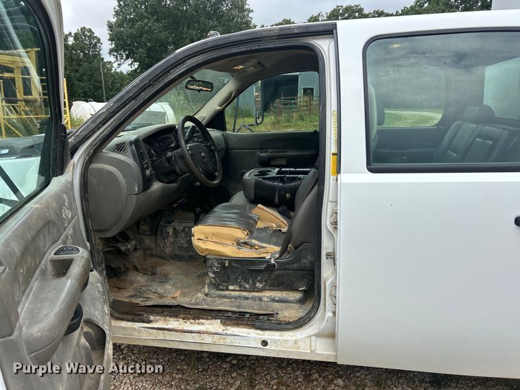 image for item EK8448 2009 Chevrolet Silverado 3500HD  Crew Cab utility bed pickup truck