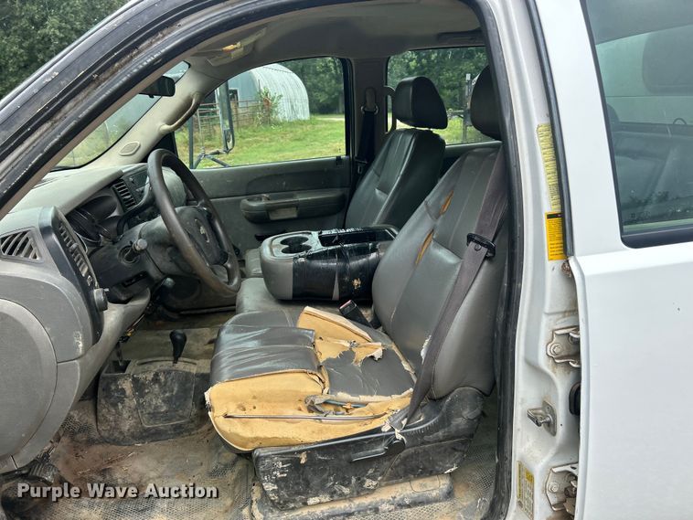 image for item EK8448 2009 Chevrolet Silverado 3500HD  Crew Cab utility bed pickup truck