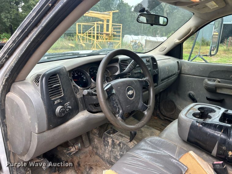 image for item EK8448 2009 Chevrolet Silverado 3500HD  Crew Cab utility bed pickup truck