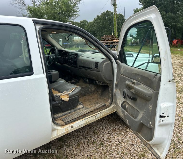 image for item EK8448 2009 Chevrolet Silverado 3500HD  Crew Cab utility bed pickup truck