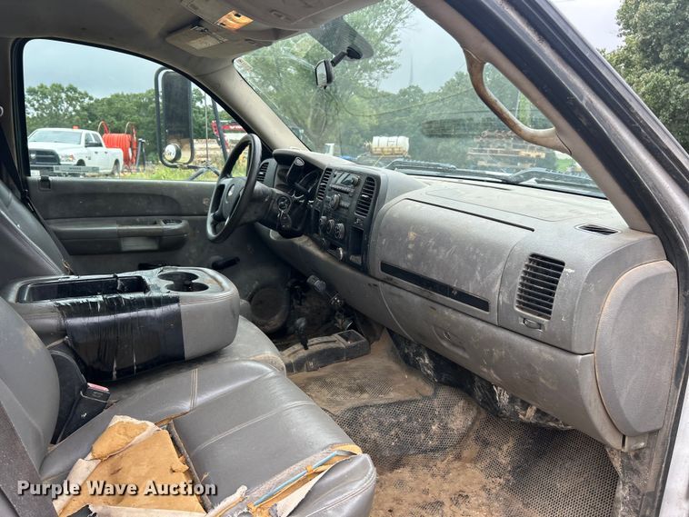 image for item EK8448 2009 Chevrolet Silverado 3500HD  Crew Cab utility bed pickup truck