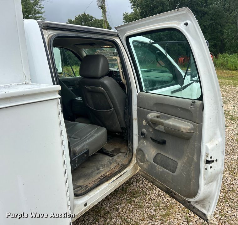 image for item EK8448 2009 Chevrolet Silverado 3500HD  Crew Cab utility bed pickup truck