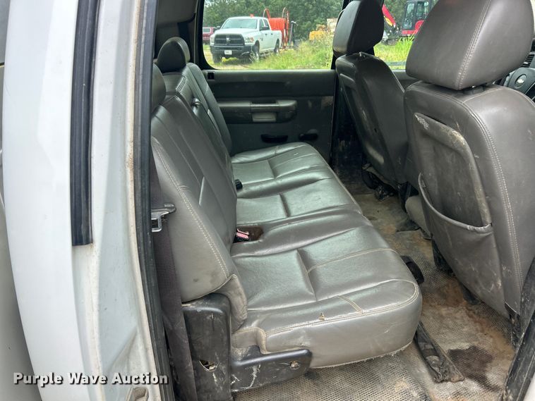 image for item EK8448 2009 Chevrolet Silverado 3500HD  Crew Cab utility bed pickup truck