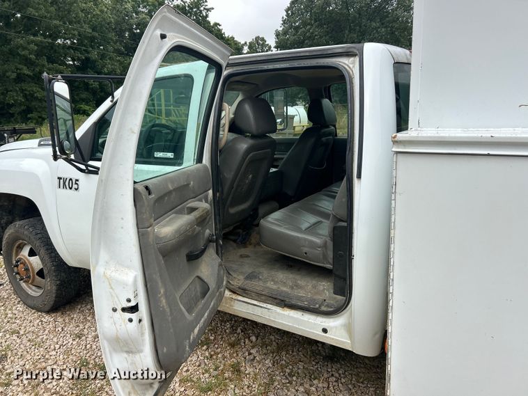 image for item EK8448 2009 Chevrolet Silverado 3500HD  Crew Cab utility bed pickup truck