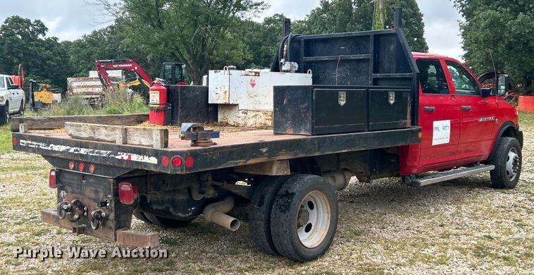 image for item EK8449 2017 Dodge Ram 5500 Crew Cab flatbed truck