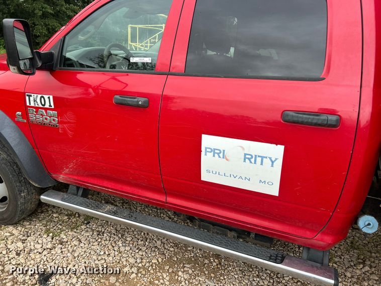 image for item EK8449 2017 Dodge Ram 5500 Crew Cab flatbed truck