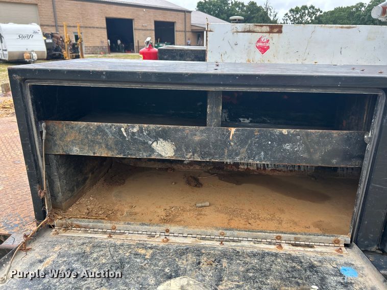 image for item EK8449 2017 Dodge Ram 5500 Crew Cab flatbed truck