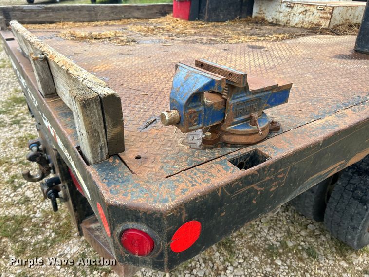 image for item EK8449 2017 Dodge Ram 5500 Crew Cab flatbed truck