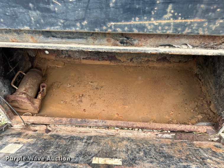 image for item EK8449 2017 Dodge Ram 5500 Crew Cab flatbed truck