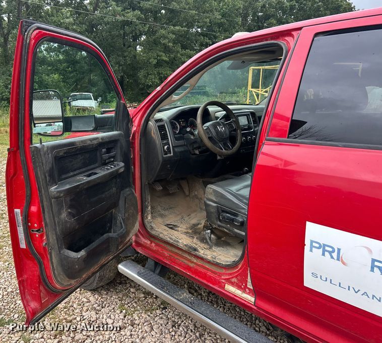 image for item EK8449 2017 Dodge Ram 5500 Crew Cab flatbed truck