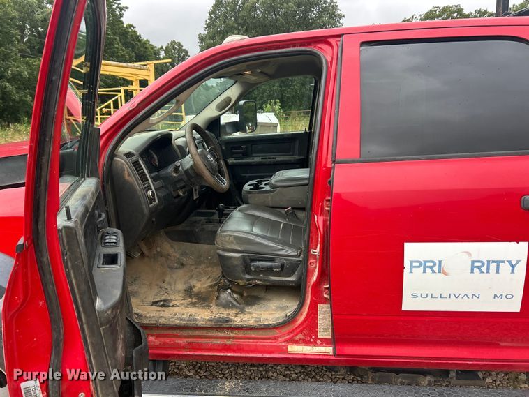 image for item EK8449 2017 Dodge Ram 5500 Crew Cab flatbed truck