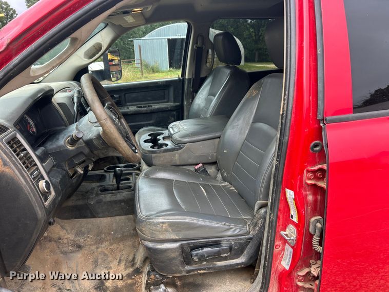 image for item EK8449 2017 Dodge Ram 5500 Crew Cab flatbed truck