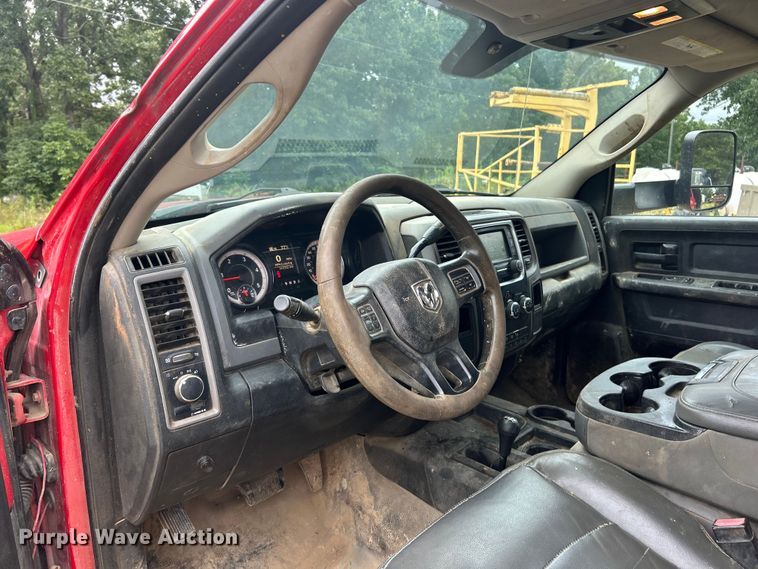 image for item EK8449 2017 Dodge Ram 5500 Crew Cab flatbed truck