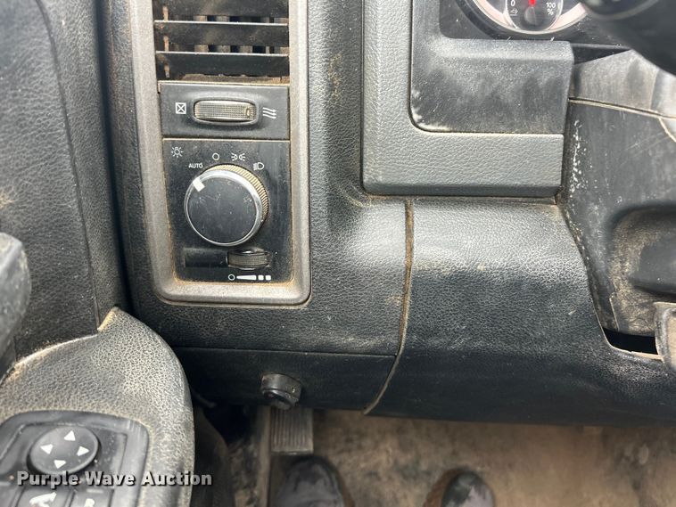 image for item EK8449 2017 Dodge Ram 5500 Crew Cab flatbed truck