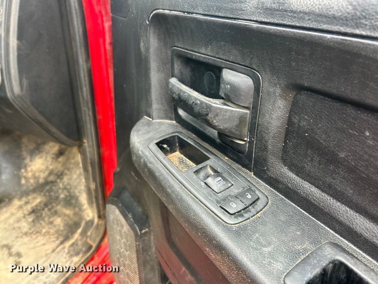 image for item EK8449 2017 Dodge Ram 5500 Crew Cab flatbed truck