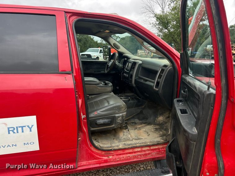 image for item EK8449 2017 Dodge Ram 5500 Crew Cab flatbed truck