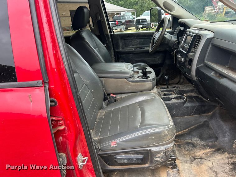 image for item EK8449 2017 Dodge Ram 5500 Crew Cab flatbed truck