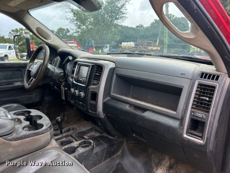 image for item EK8449 2017 Dodge Ram 5500 Crew Cab flatbed truck