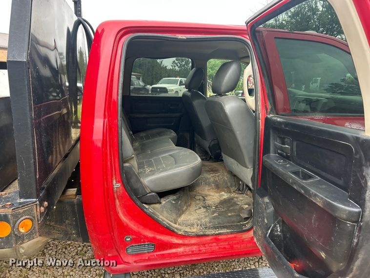 image for item EK8449 2017 Dodge Ram 5500 Crew Cab flatbed truck