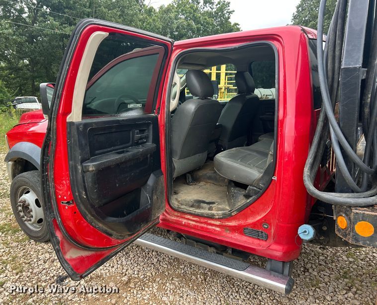 image for item EK8449 2017 Dodge Ram 5500 Crew Cab flatbed truck