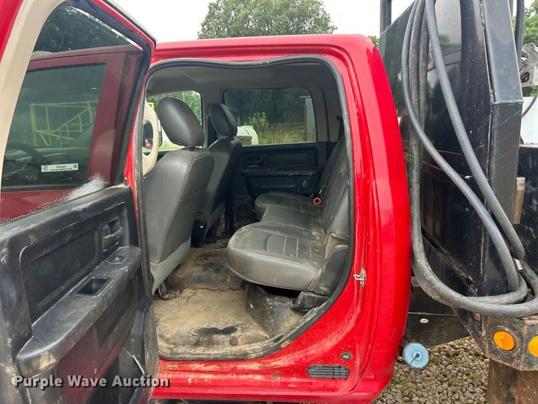 image for item EK8449 2017 Dodge Ram 5500 Crew Cab flatbed truck