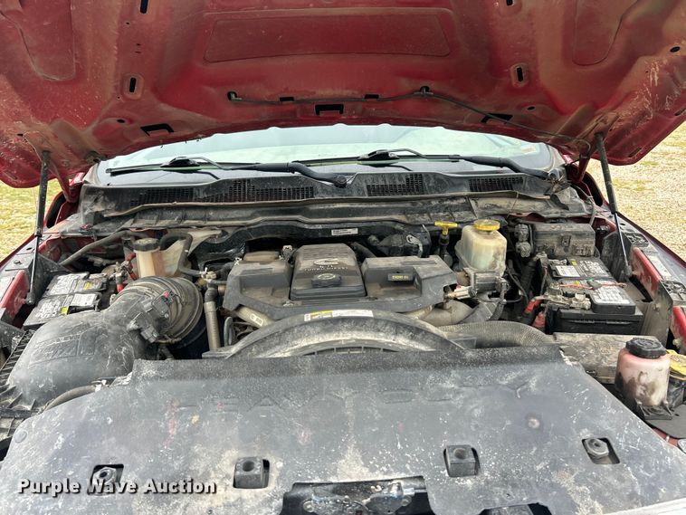 image for item EK8449 2017 Dodge Ram 5500 Crew Cab flatbed truck