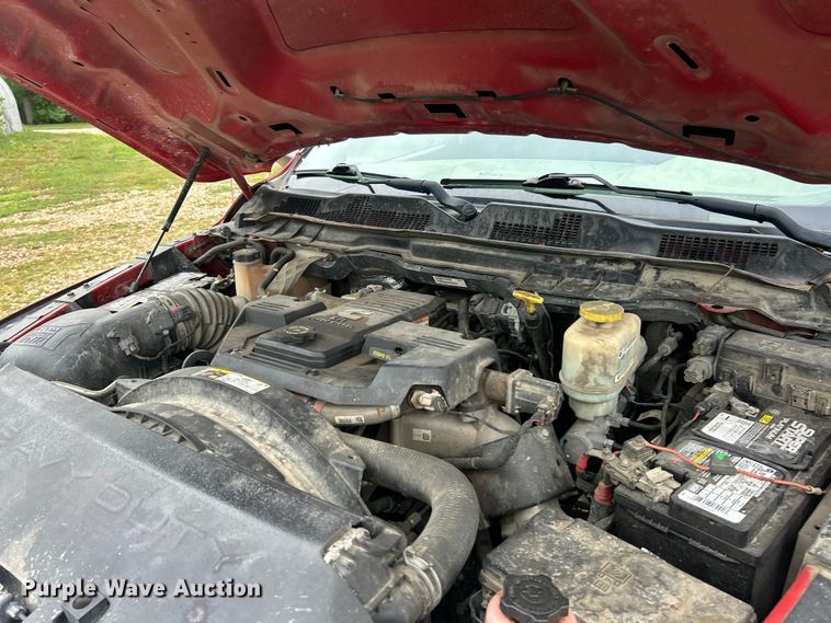 image for item EK8449 2017 Dodge Ram 5500 Crew Cab flatbed truck