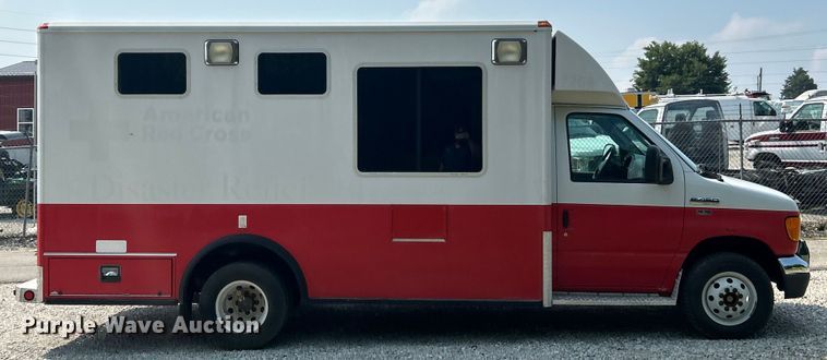 image for item EK8453 2007 Ford E450 Super Duty emergency response vehicle