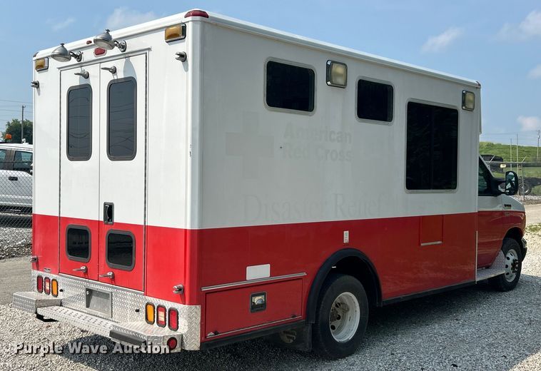 image for item EK8453 2007 Ford E450 Super Duty emergency response vehicle