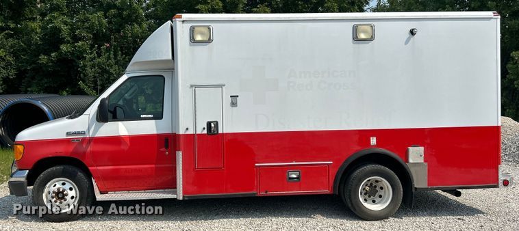 image for item EK8453 2007 Ford E450 Super Duty emergency response vehicle