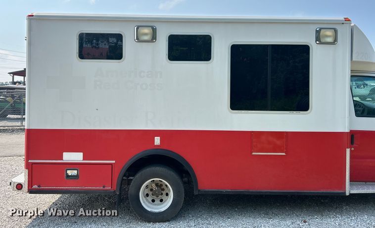 image for item EK8453 2007 Ford E450 Super Duty emergency response vehicle