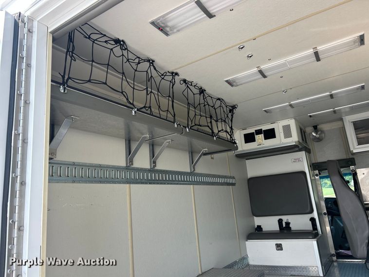 image for item EK8453 2007 Ford E450 Super Duty emergency response vehicle