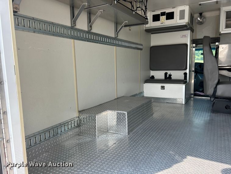 image for item EK8453 2007 Ford E450 Super Duty emergency response vehicle