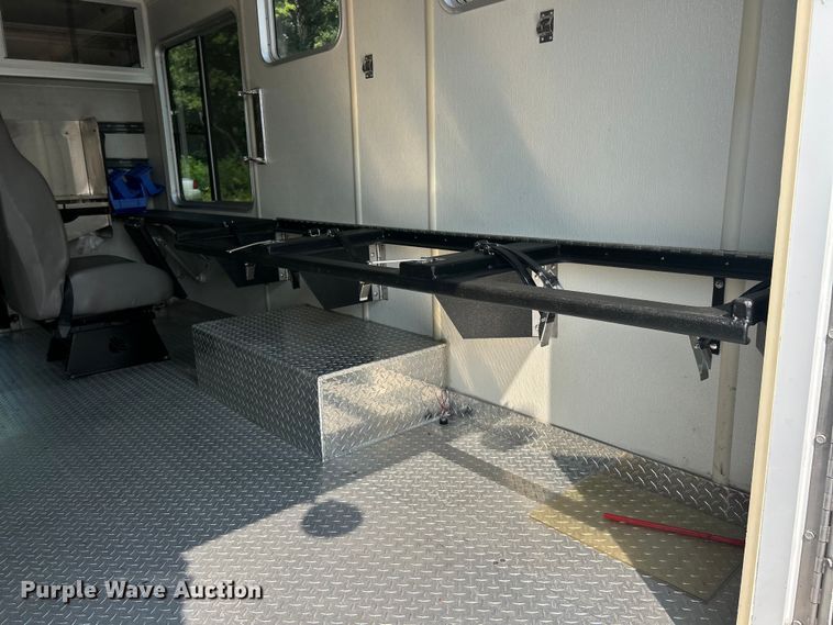 image for item EK8453 2007 Ford E450 Super Duty emergency response vehicle