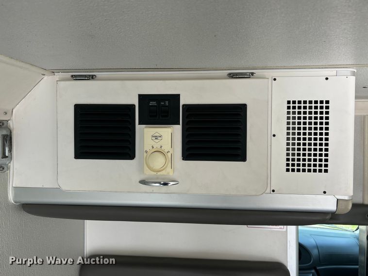 image for item EK8453 2007 Ford E450 Super Duty emergency response vehicle