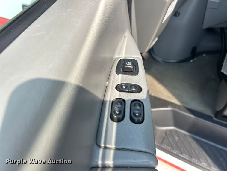 image for item EK8453 2007 Ford E450 Super Duty emergency response vehicle