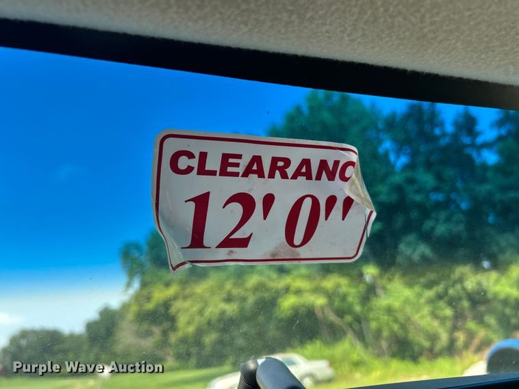 image for item EK8453 2007 Ford E450 Super Duty emergency response vehicle