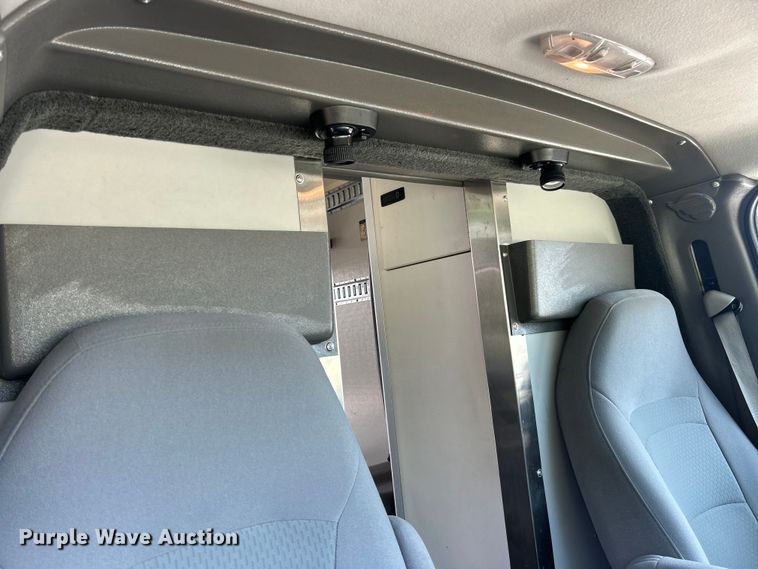 image for item EK8453 2007 Ford E450 Super Duty emergency response vehicle