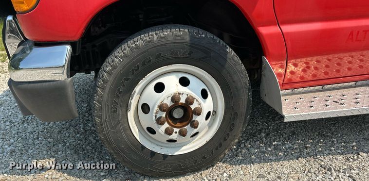 image for item EK8453 2007 Ford E450 Super Duty emergency response vehicle