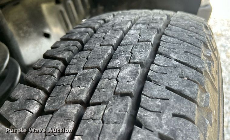 image for item EK8453 2007 Ford E450 Super Duty emergency response vehicle