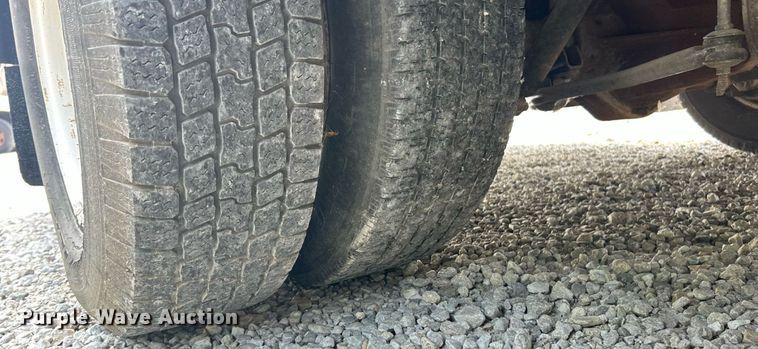 image for item EK8453 2007 Ford E450 Super Duty emergency response vehicle