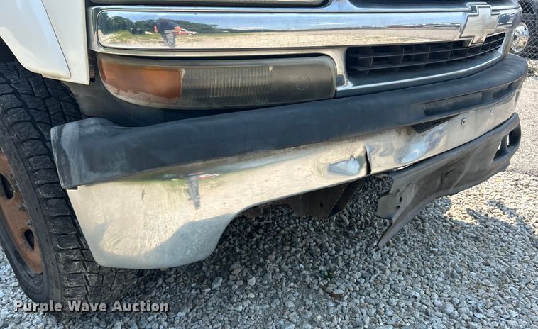 image for item EK8454 2005 Chevrolet Suburban 2500 SUV