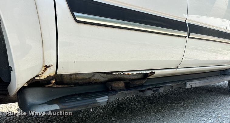 image for item EK8454 2005 Chevrolet Suburban 2500 SUV