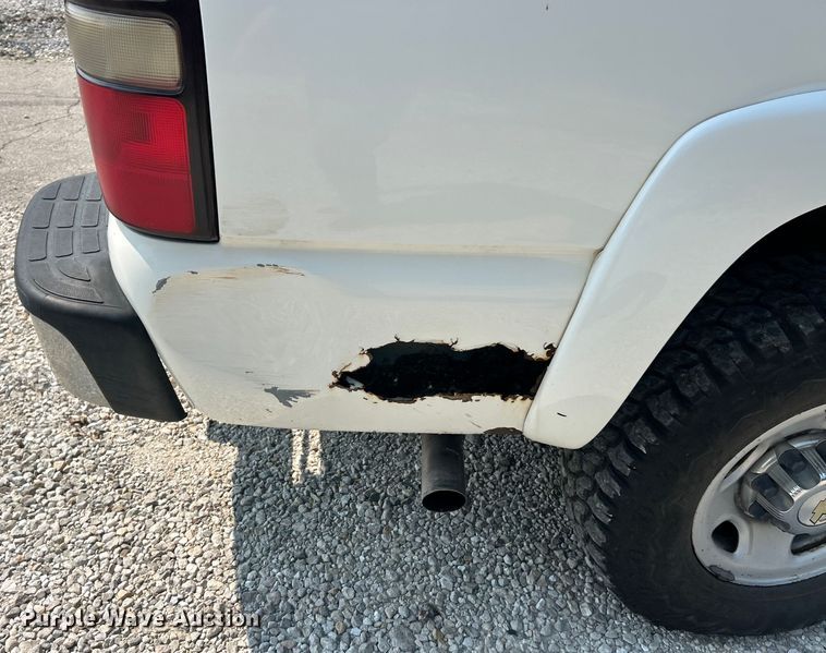 image for item EK8454 2005 Chevrolet Suburban 2500 SUV